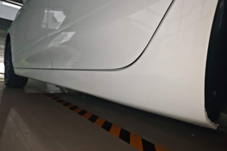 Used Roewe i5 2020 1.5L Automatic 4G Connect Luxury Flagship Edition Left Side Sill