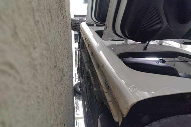Used Roewe i5 2020 1.5L Automatic 4G Connect Luxury Flagship Edition Left Side Sill