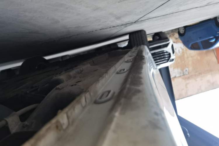 Used Roewe i5 2020 1.5L Manual 4G Connect Luxury Edition Left Side Sill
