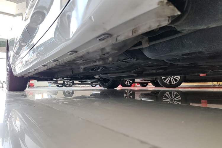 Used Roewe i5 2020 1.5L Manual 4G Connect Leehao Flagship Edition Left Side Sill