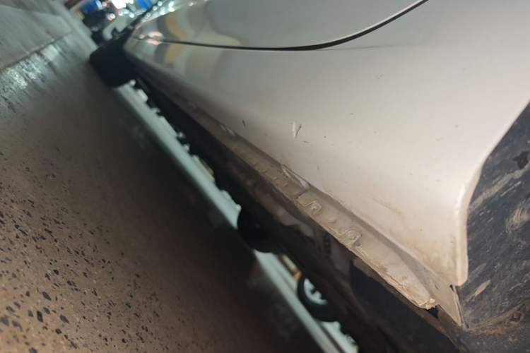 Used Roewe i5 2020 1.5L Manual 4G Connect Leehao Flagship Edition Left Side Sill