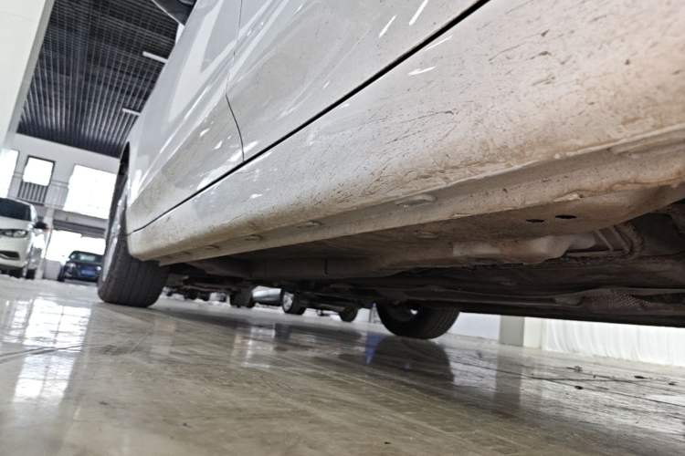 Used Roewe i5 2020 1.5L Manual 4G Connect Luxury Edition Left Side Sill