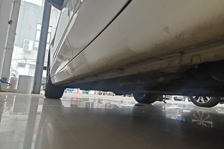 Used Roewe i5 2020 1.5L Automatic 4G Connect Luxury Flagship Edition Left Side Sill