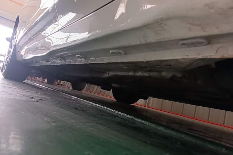 Used Roewe i5 2020 1.5L Automatic 4G Connect Luxury Flagship Edition Left Side Sill