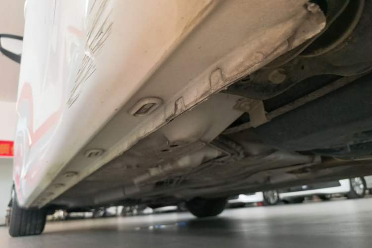 Used Roewe i5 2020 1.5L Manual 4G Connect Leehao Flagship Edition Left Side Sill