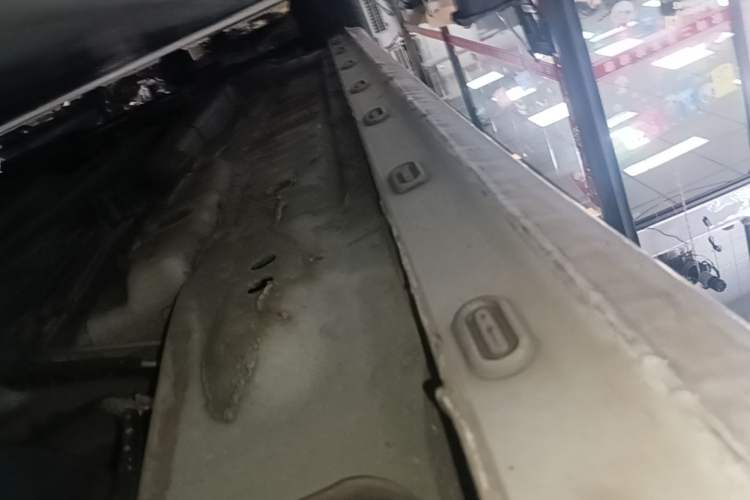 Used Roewe i5 2020 1.5L Automatic 4G Connect Luxury Flagship Edition Left Side Sill