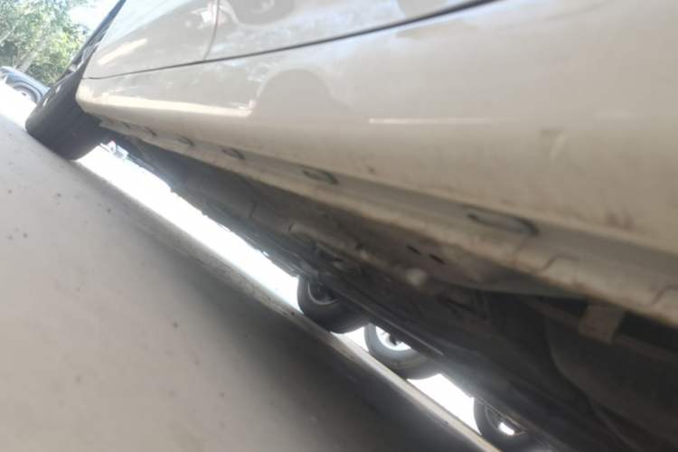 Used Roewe i5 2020 1.5L Manual 4G Connect Leehao Flagship Edition Left Side Sill