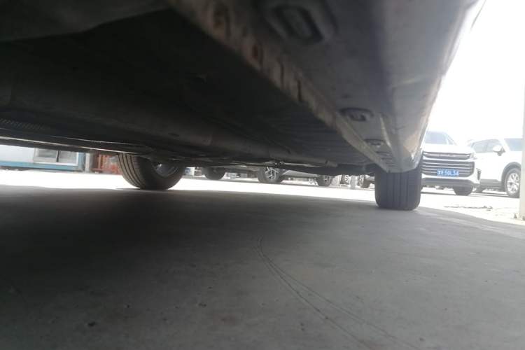 Used Roewe i5 2020 1.5L Automatic 4G Connected Leading Intelligent Driving Edition Left Side Sill