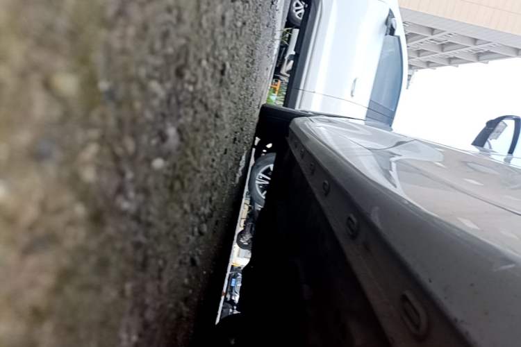 Used Roewe i5 2020 1.5L Automatic 4G Connect Luxury Flagship Edition Left Side Sill
