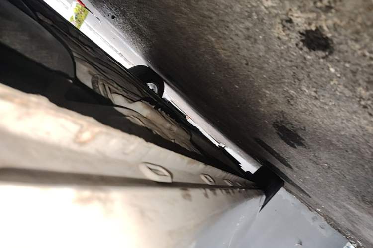 Used Roewe i5 2020 1.5L Manual 4G Connect Luxury Edition Left Side Sill