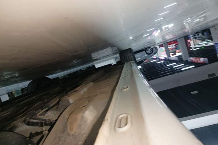 Used Roewe i5 2020 1.5L Automatic 4G Connected Linghao Edition Left Side Sill