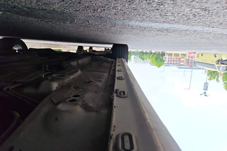 Used Roewe i5 2020 1.5L Automatic 4G Connected Linghao Edition Left Side Sill