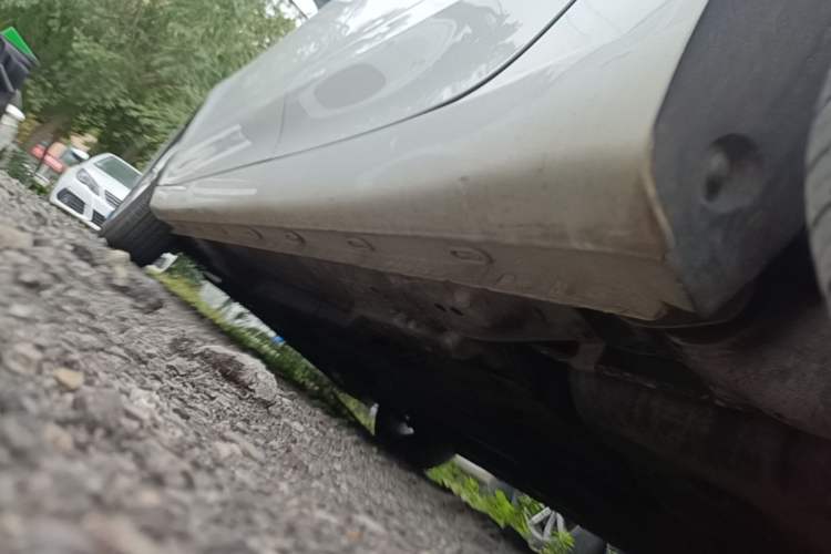 Used Roewe i5 2020 1.5L Manual 4G Connect Luxury Edition Left Side Sill