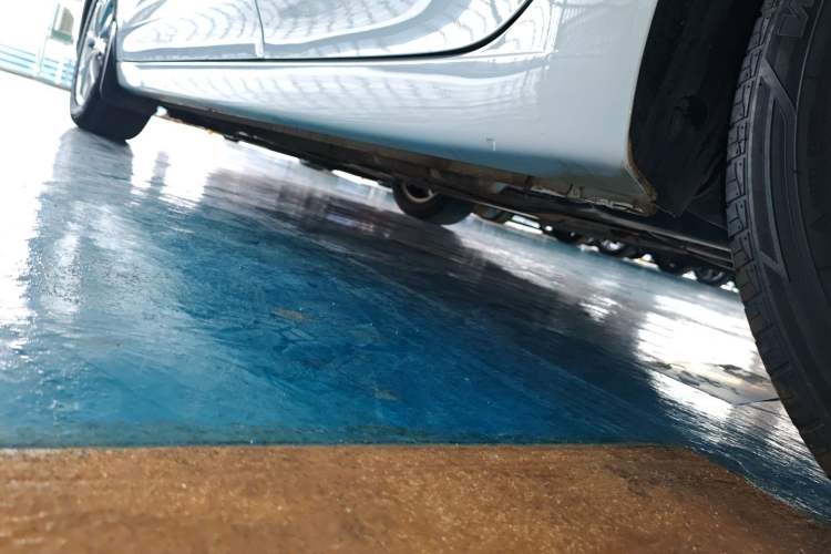 Used Roewe i5 2020 1.5L Manual 4G Connect Luxury Edition Left Side Sill