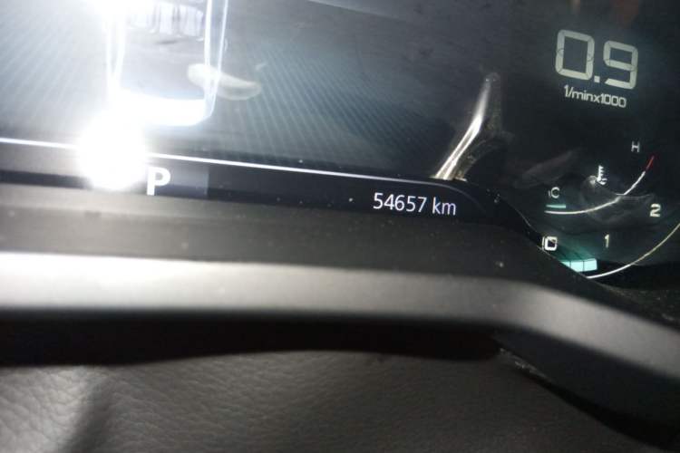 Used Roewe i5 2020 1.5L Automatic 4G Connected Leading Intelligent Driving Edition Odometer Close Up