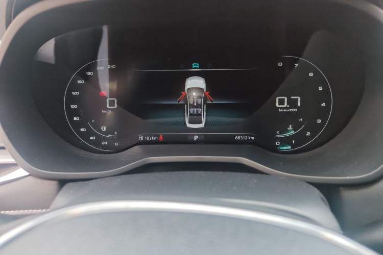 Used Roewe i5 2020 1.5L Automatic 4G Connect Luxury Flagship Edition Odometer Close Up