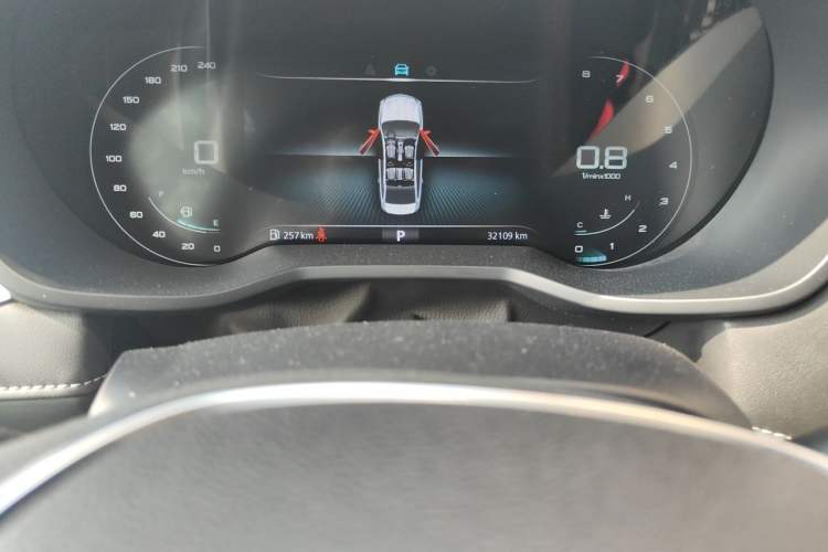 Used Roewe i5 2020 1.5L Automatic 4G Connect Luxury Flagship Edition Odometer Close Up