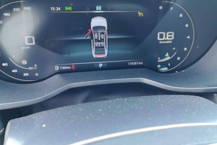 Used Roewe i5 2020 1.5L Automatic 4G Connect Luxury Flagship Edition Odometer Close Up