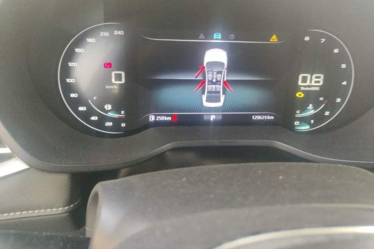 Used Roewe i5 2020 1.5L Automatic 4G Connect Luxury Flagship Edition Odometer Close Up