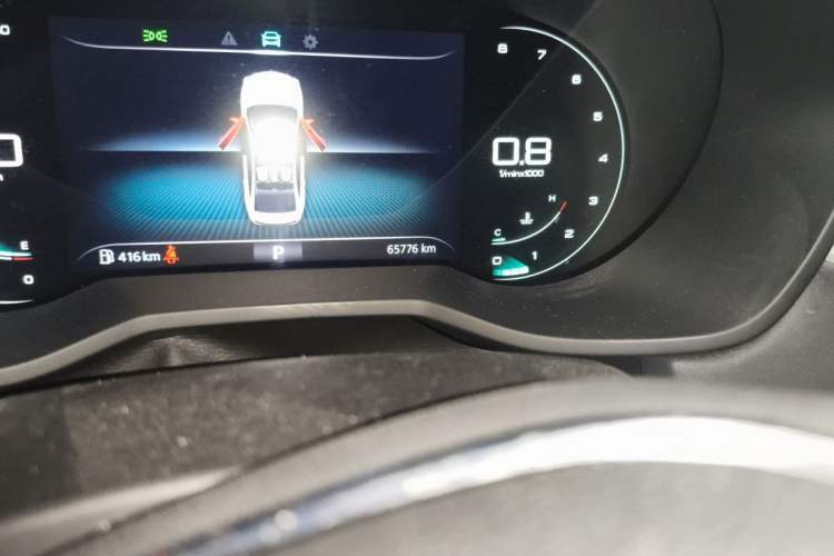 Used Roewe i5 2020 1.5L Automatic 4G Connect Luxury Flagship Edition Odometer Close Up