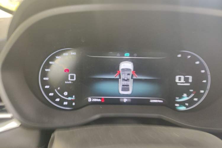 Used Roewe i5 2020 1.5L Automatic 4G Connect Luxury Flagship Edition Odometer Close Up