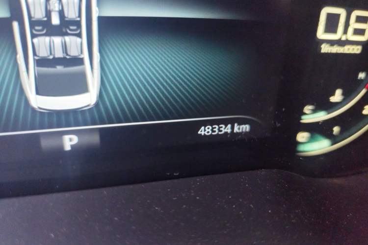 Used Roewe i5 2020 1.5L Automatic 4G Connect Luxury Flagship Edition Odometer Close Up