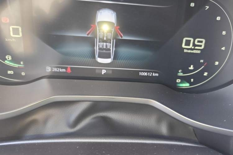 Used Roewe i5 2020 1.5L Automatic 4G Connect Luxury Flagship Edition Odometer Close Up