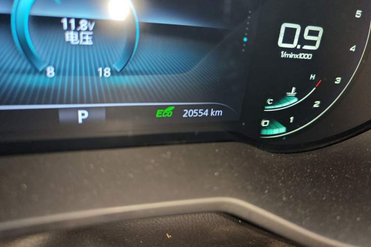 Used Roewe i5 2020 1.5L Automatic 4G Connect Luxury Flagship Edition Odometer Close Up