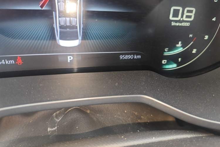 Used Roewe i5 2020 1.5L Automatic 4G Connect Luxury Flagship Edition Odometer Close Up