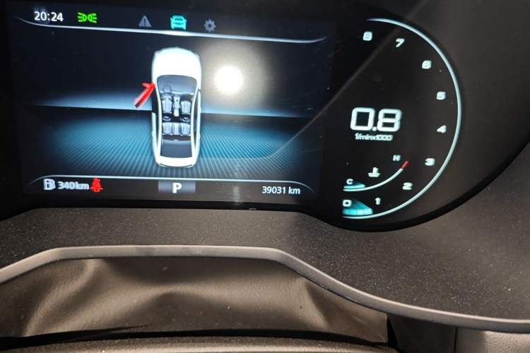 Used Roewe i5 2020 1.5L Automatic 4G Connect Luxury Flagship Edition Odometer Close Up