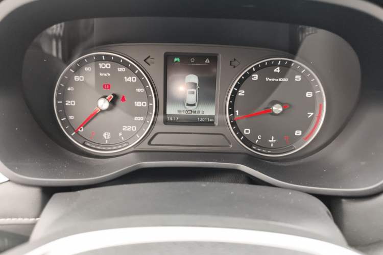 Used Roewe i5 2020 1.5L Manual 4G Connect Leehao Flagship Edition Odometer Close Up