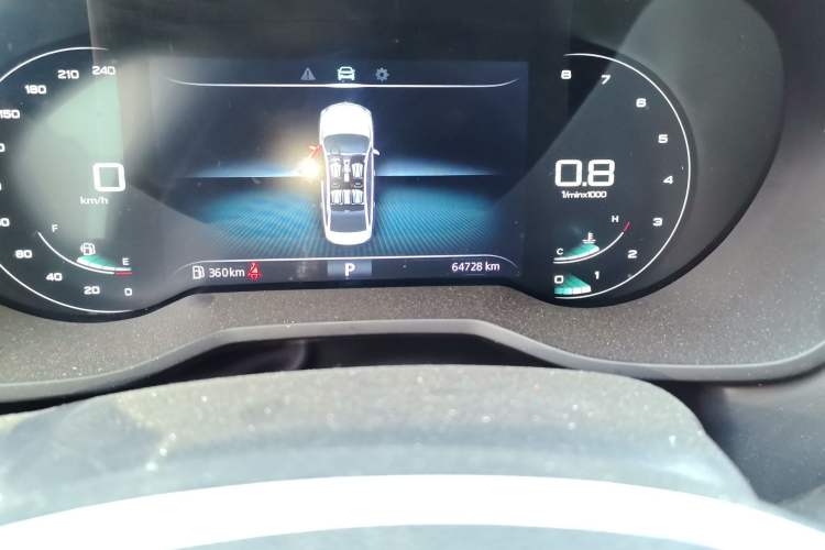 Used Roewe i5 2020 1.5L Automatic 4G Connect Luxury Flagship Edition Odometer Close Up