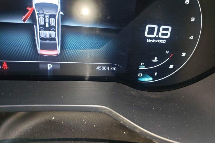 Used Roewe i5 2020 1.5L Automatic 4G Connect Luxury Flagship Edition Odometer Close Up