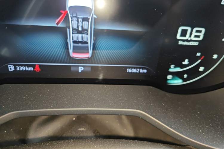 Used Roewe i5 2020 1.5L Automatic 4G Connect Luxury Flagship Edition Odometer Close Up