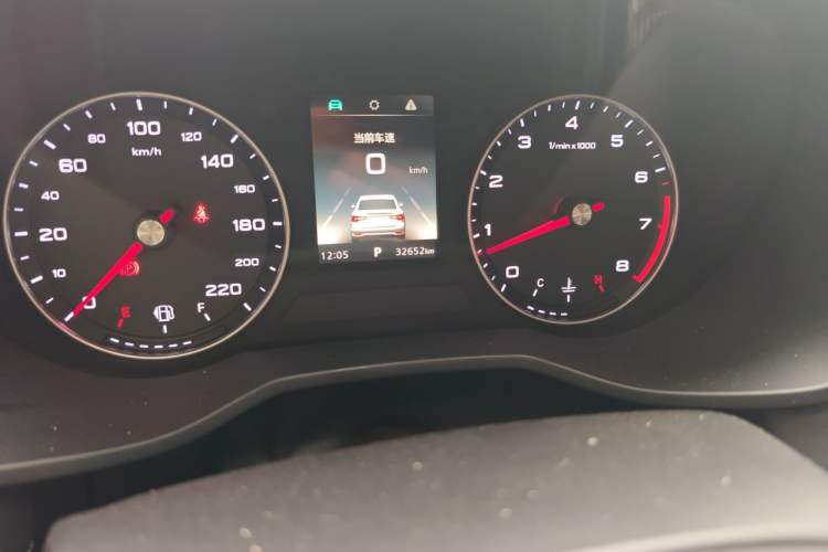 Used Roewe i5 2020 1.5L Automatic 4G Connected Linghao Edition Odometer Close Up