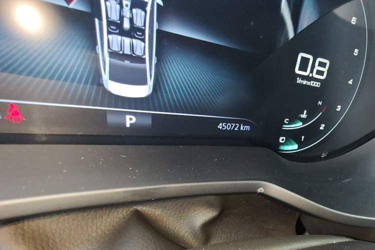 Used Roewe i5 2020 1.5L Automatic 4G Connect Luxury Flagship Edition Odometer Close Up