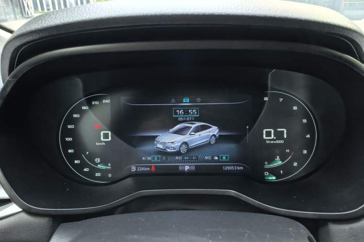 Used Roewe i5 2020 1.5L Automatic 4G Connect Luxury Flagship Edition Odometer Close Up