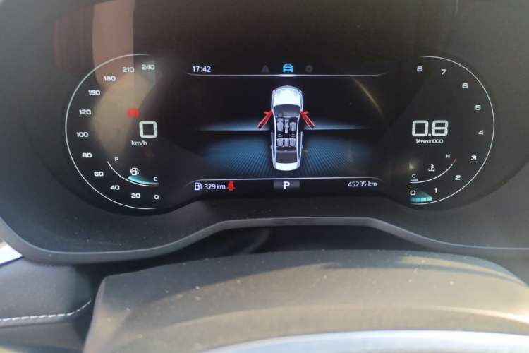 Used Roewe i5 2020 1.5L Automatic 4G Connect Luxury Flagship Edition Odometer Close Up