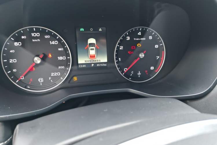 Used Roewe i5 2020 1.5L Automatic 4G Connected Linghao Edition Odometer Close Up