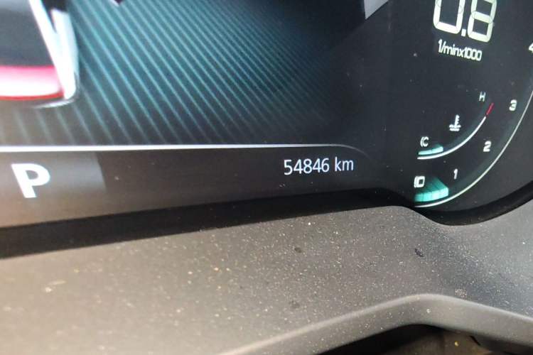 Used Roewe i5 2020 1.5L Automatic 4G Connect Luxury Flagship Edition Odometer Close Up