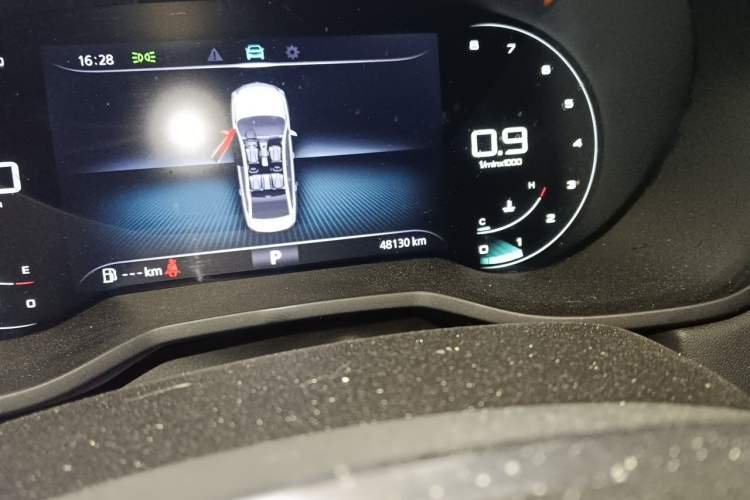 Used Roewe i5 2020 1.5L Automatic 4G Connect Luxury Flagship Edition Odometer Close Up
