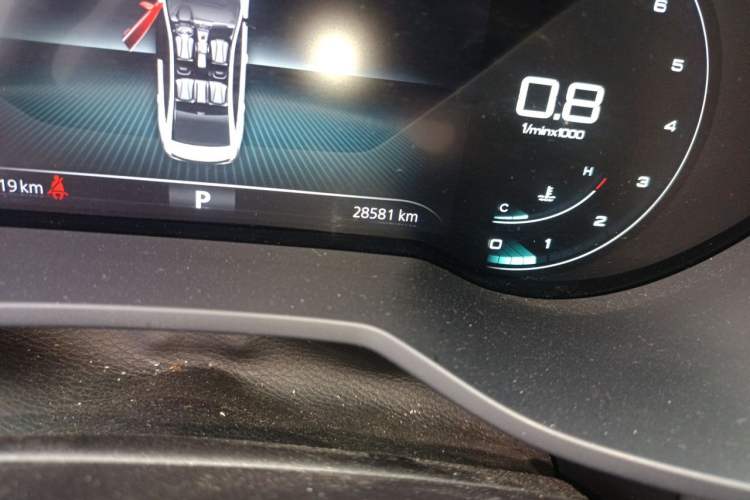 Used Roewe i5 2020 1.5L Automatic 4G Connect Luxury Flagship Edition Odometer Close Up