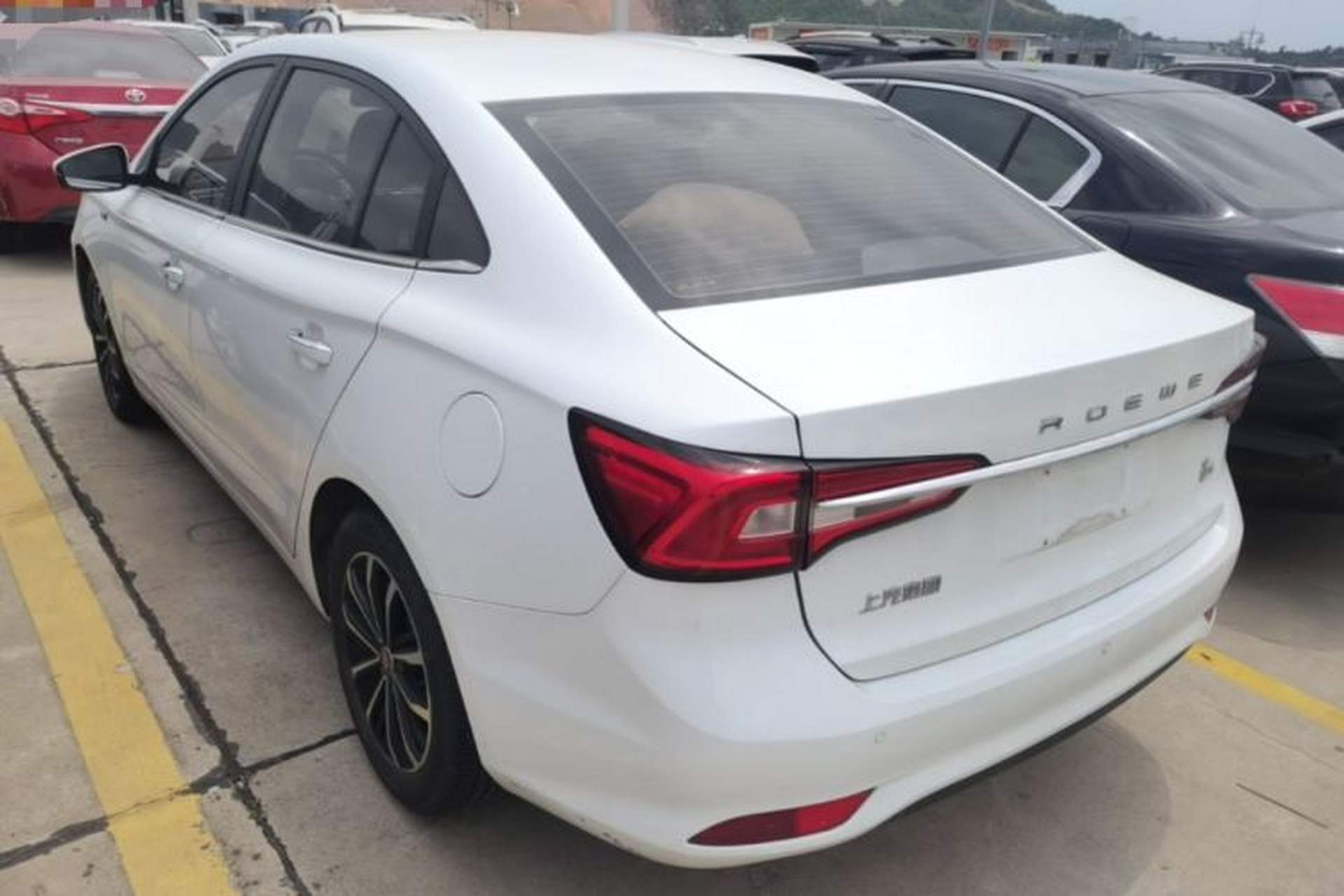 Used Roewe i5 2020 1.5L Manual 4G Connect Leehao Flagship Edition Rear Left 45 Deg