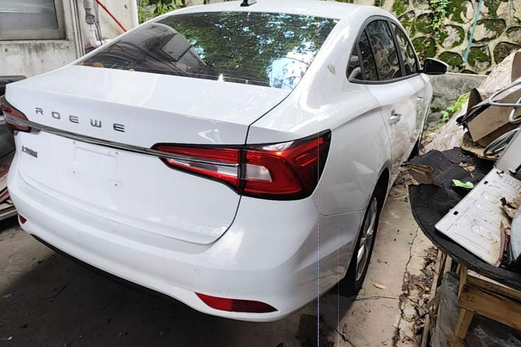 Used Roewe i5 2020 1.5L Manual 4G Connect Luxury Edition Rear Right 45 Deg