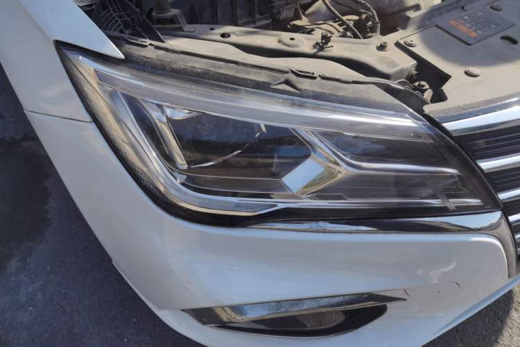 Used Roewe i5 2020 1.5L Manual 4G Connect Luxury Edition Right Front Headlight