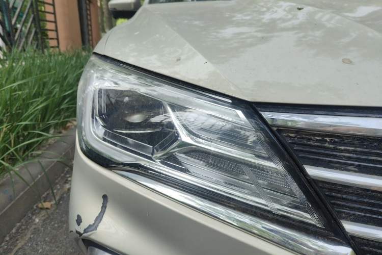Used Roewe i5 2020 1.5L Automatic 4G Connect Luxury Flagship Edition Right Front Headlight