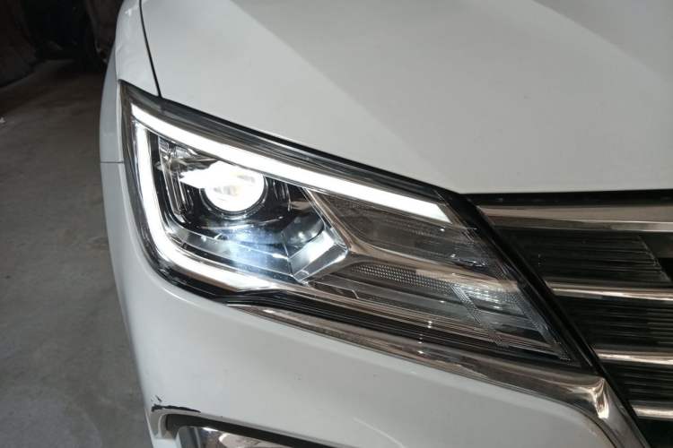 Used Roewe i5 2020 1.5L Automatic 4G Connected Leading Intelligent Driving Edition Right Front Headlight