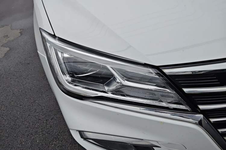Used Roewe i5 2020 1.5L Automatic 4G Connect Luxury Flagship Edition Right Front Headlight