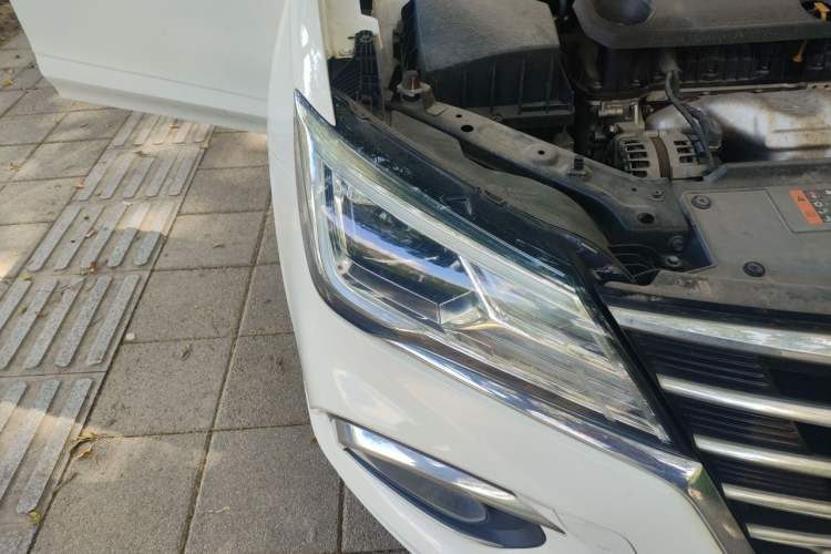 Used Roewe i5 2020 1.5L Automatic 4G Connect Luxury Flagship Edition Right Front Headlight