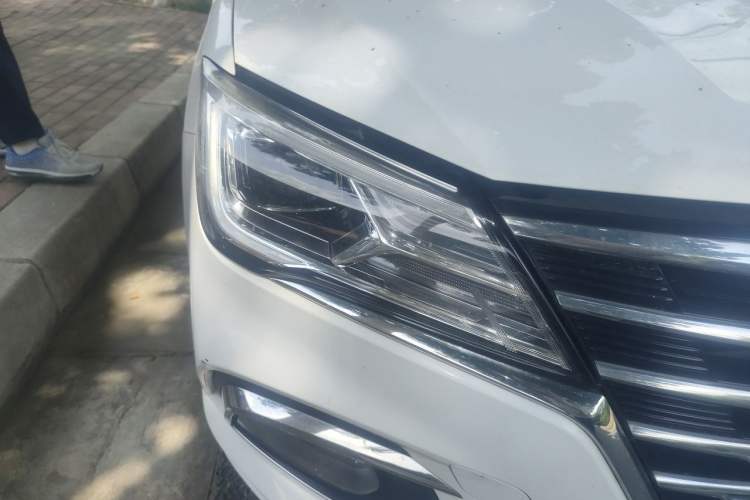 Used Roewe i5 2020 1.5L Automatic 4G Connect Luxury Flagship Edition Right Front Headlight